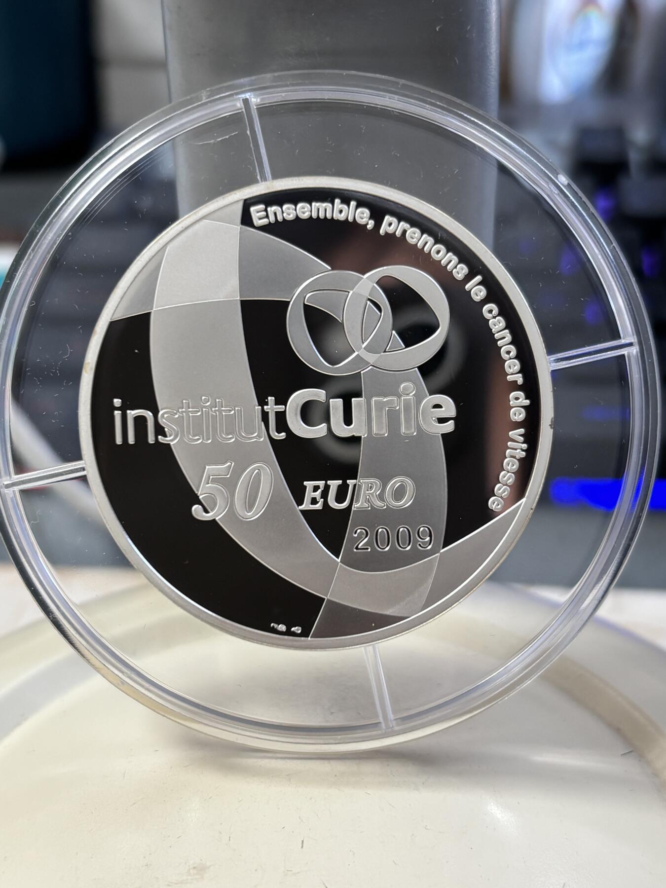 第188期拍卖 法国2009年居里夫人研究所100周年5盎司加厚银币，950银，163.8克，发行500枚