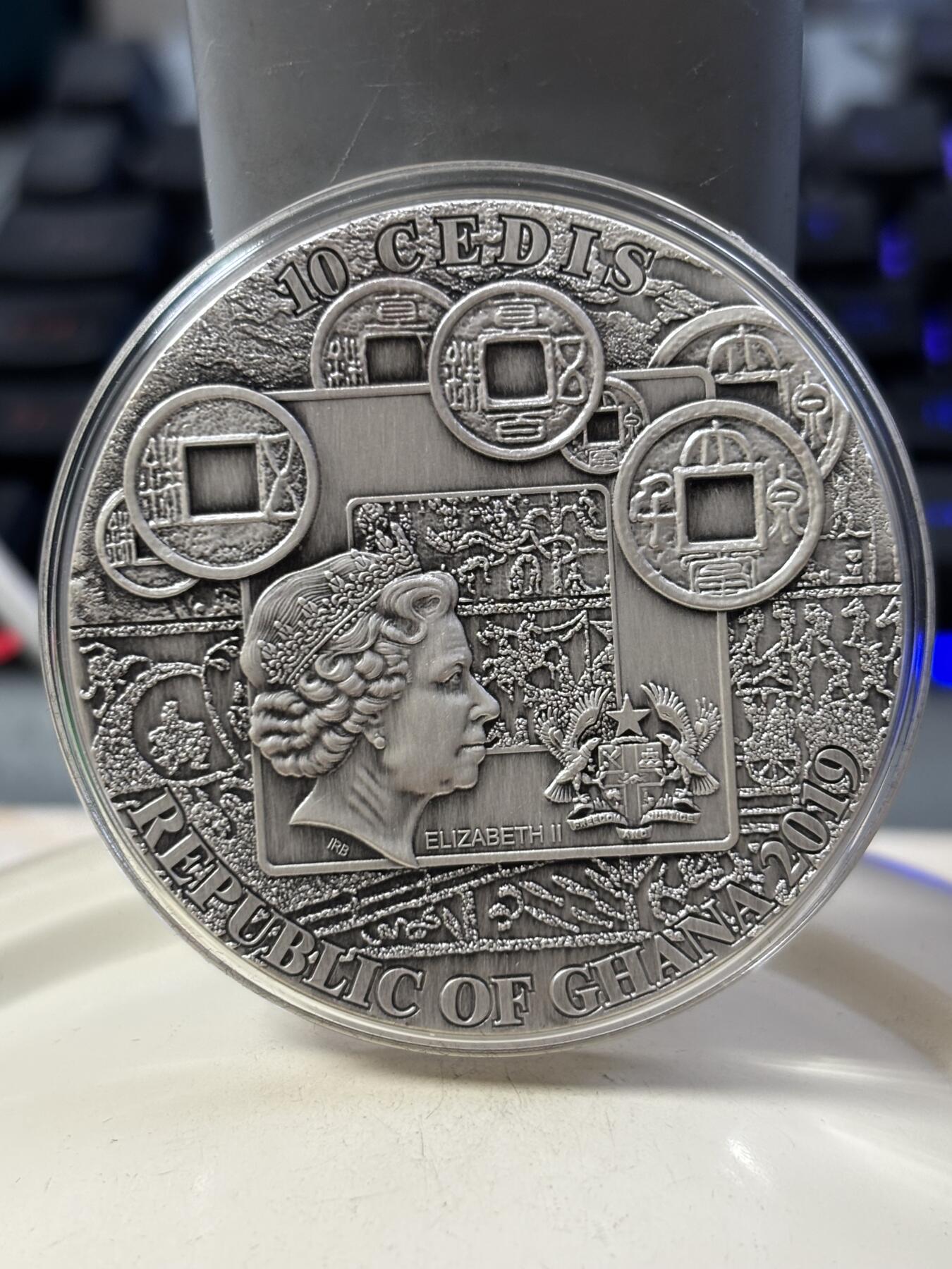 第188期拍卖 加纳2019年世界名将系列1关羽高浮雕2盎司镀金银币，999银，发行量500枚