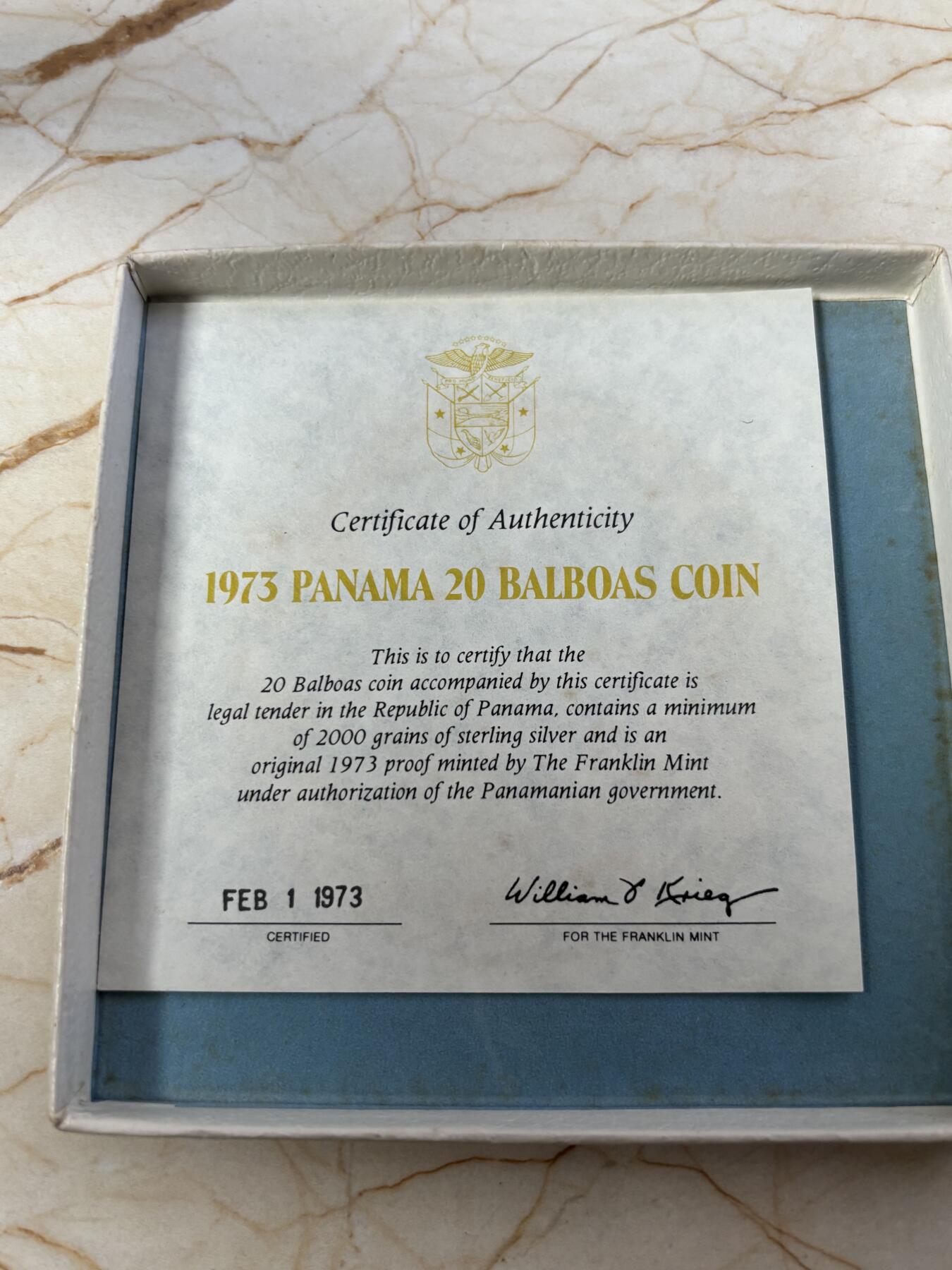 第188期拍卖 巴拿马1973年人物西蒙·博利卡130.51克纪念银币带盒证书，有瑕疵，直径60毫米，材料价2470