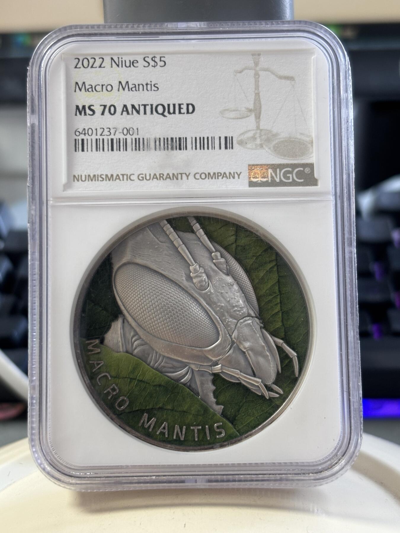 第188期拍卖 纽埃2022年微距昆虫螳螂2盎司仿古彩银币NGC-MS70无盒无证书，999银，发行500枚，