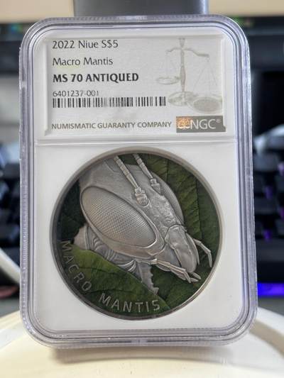 第188期拍卖 - 纽埃2022年微距昆虫螳螂2盎司仿古彩银币NGC-MS70无盒无证书，999银，发行500枚，