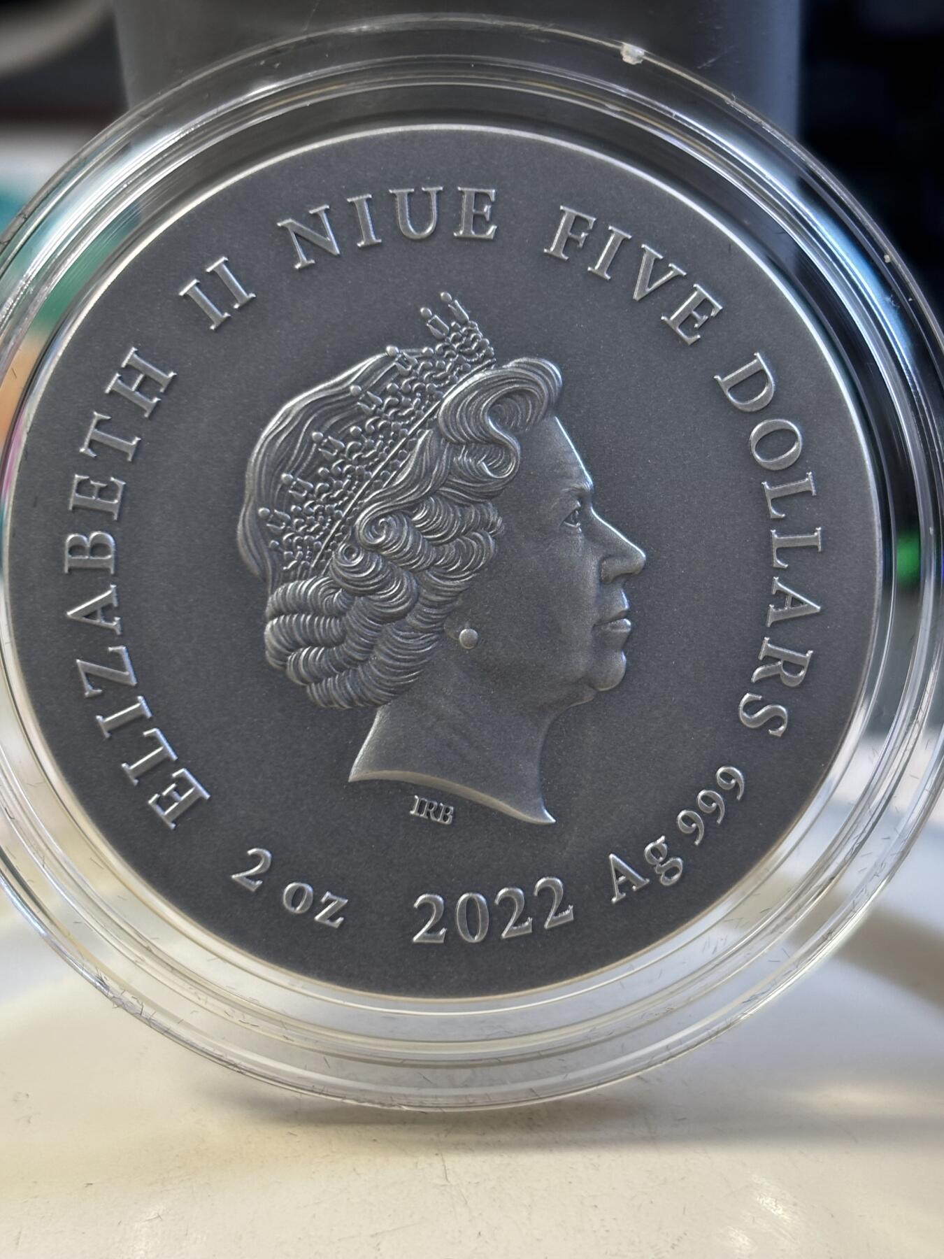 第188期拍卖 纽埃2022年月光下的动物系列5绿曼巴2盎司纪念银币，999银，发行500枚