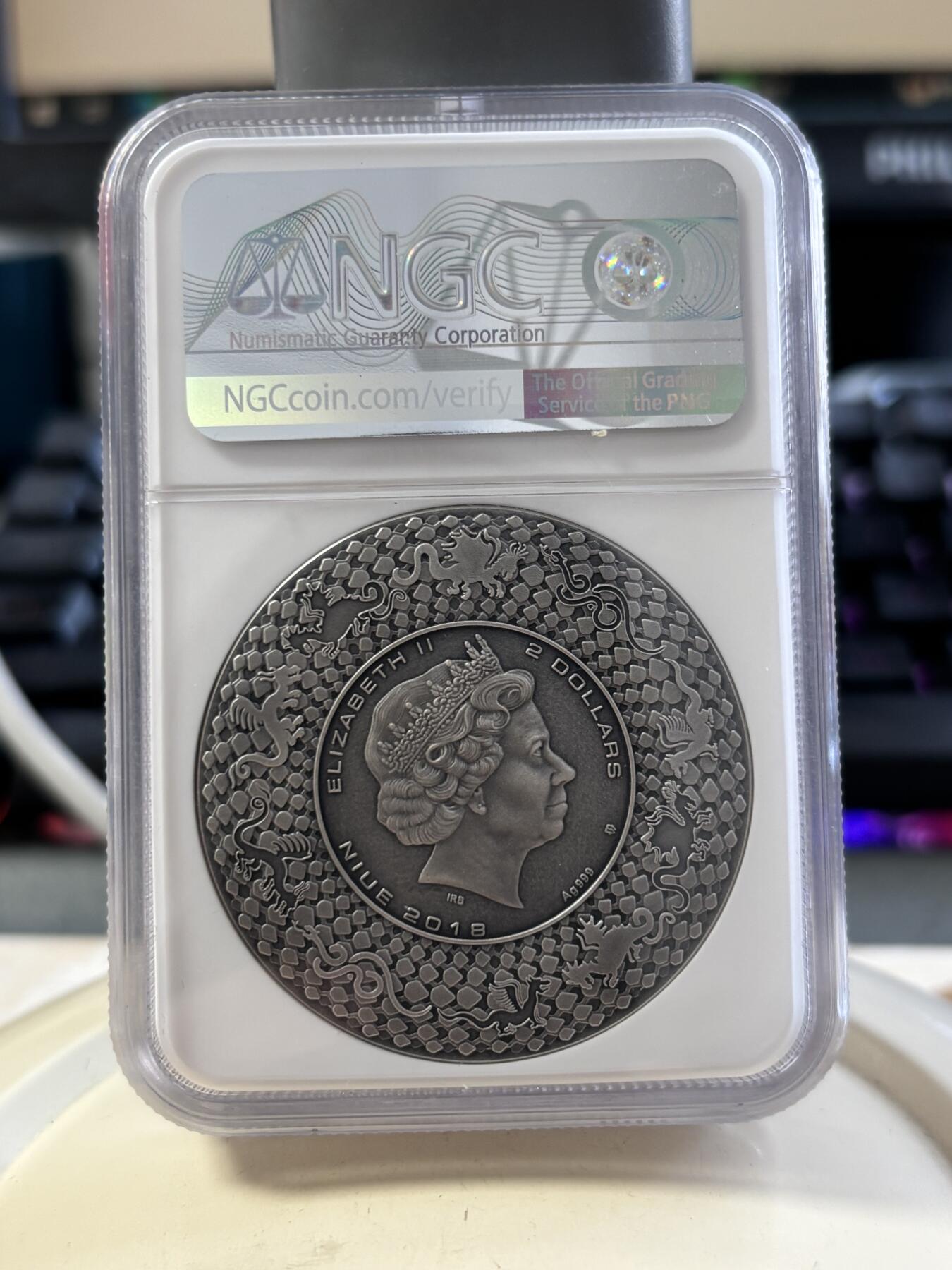 第188期拍卖 纽埃2018年世界龙系列镶嵌2盎司浮雕银币NGC-MS70无盒无证书，999银，发行500枚