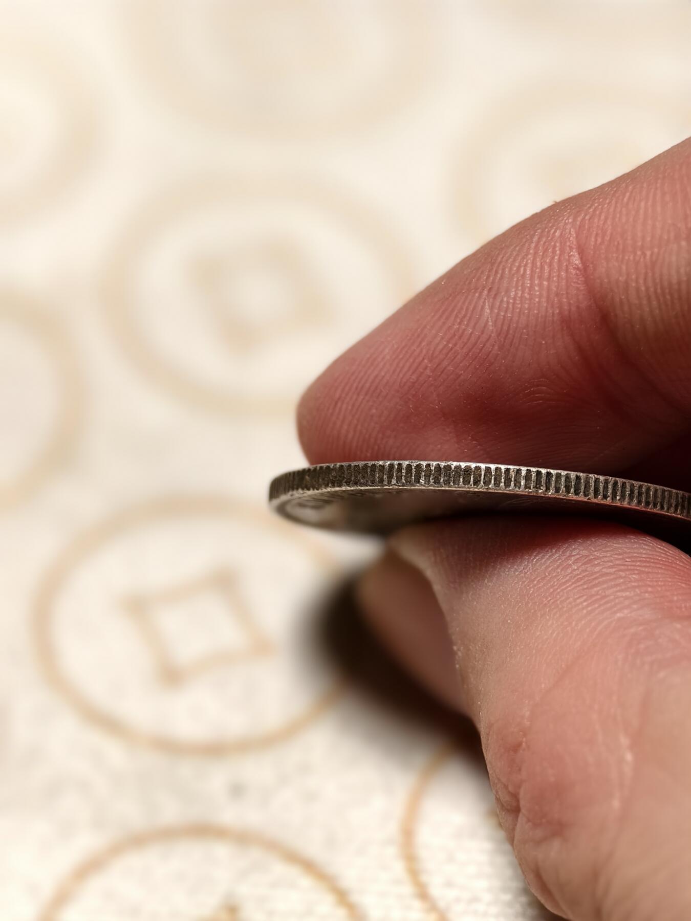 抚柳草堂-第八期章牌钱币 奖章勋章限时免佣 满百包邮 放漏专场 1882英属印度1卢比银币 维多利亚女王版 重11.6g  早期小维整体状态很不错