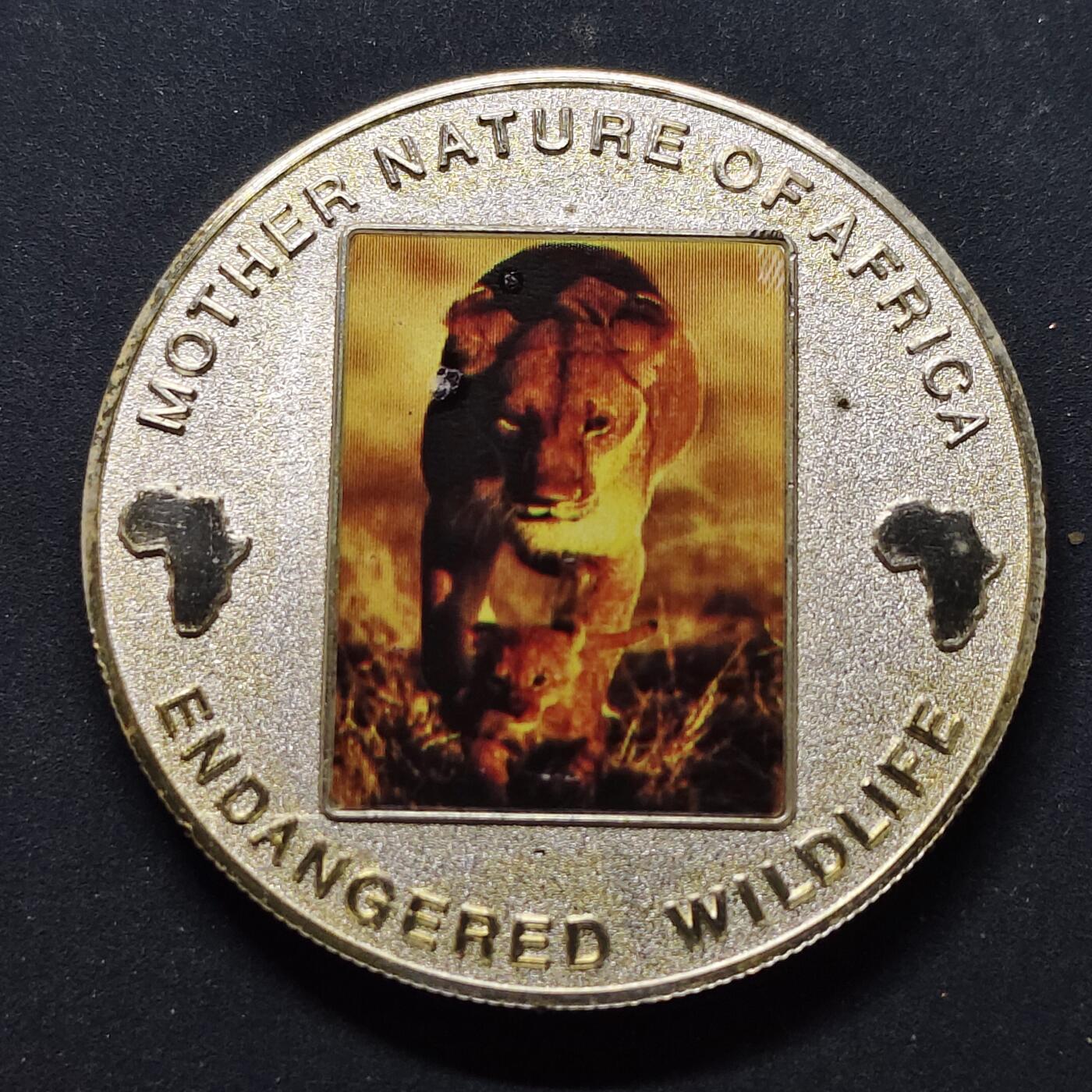 【全场包邮】纯粹捡漏拍494场 马拉维2004年10克瓦查濒危动物系列狮子精制镀银克朗型纪念币