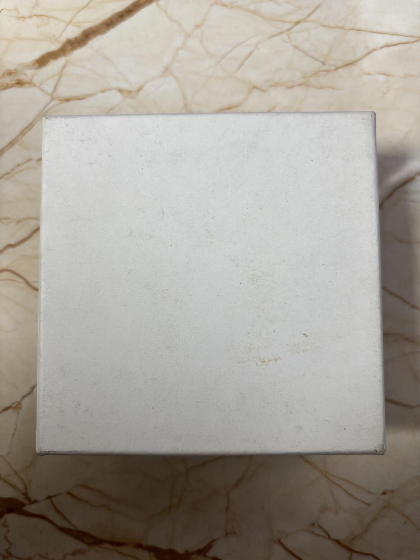 第188期拍卖 纽埃2019年日本文化系列(1)-艺伎茶艺 2盎司超高浮雕仿古镀金彩色银币. 999银，发行500枚