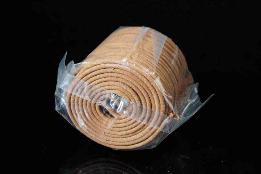 上海都达杂项专场一（全场包邮） 天然玉檀香盘香一盒