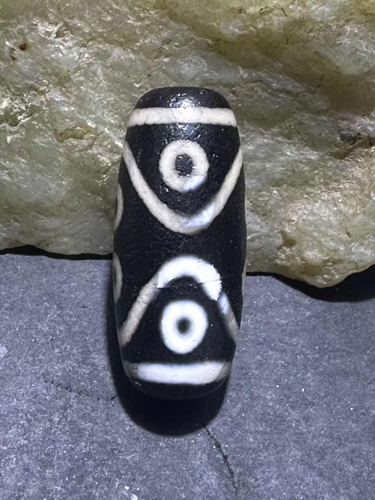 仅此一颗，藏传八眼随形天珠一颗，