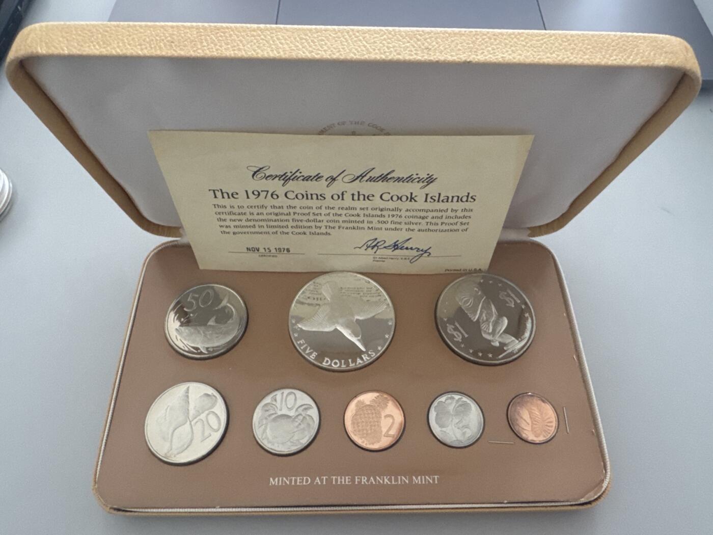 ❤️【币观天下】❤️ 第339期钱币拍卖- 2026.1.16周五晚上6点半场-长期征集拍品 库克群岛76年精制1套含一枚银币有氧化