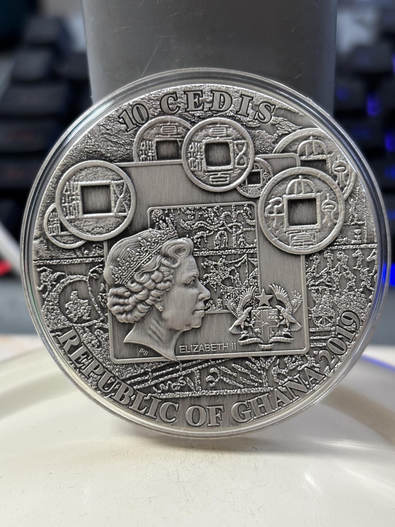 第188期拍卖 加纳2019年世界名将系列1关羽高浮雕2盎司镀金银币，999银，发行量500枚