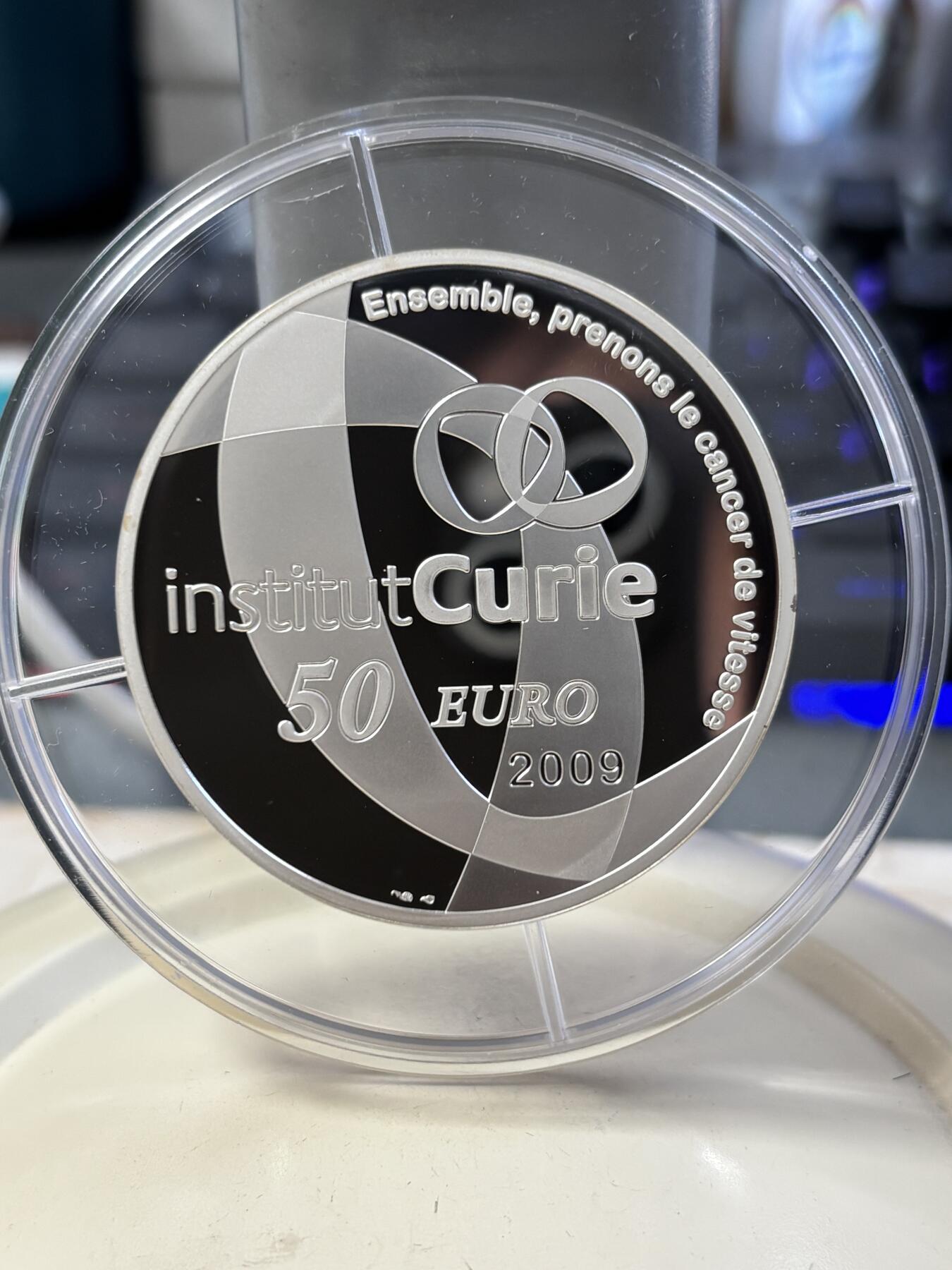 第188期拍卖 法国2009年居里夫人研究所100周年5盎司加厚银币，950银，163.8克，发行500枚