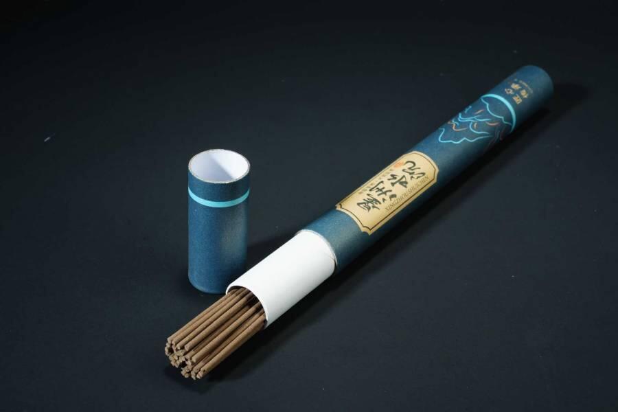 上海都达杂项专场一（全场包邮） 天然加里曼丹、降真香、越南芽庄等健康线香 十一筒 一盒