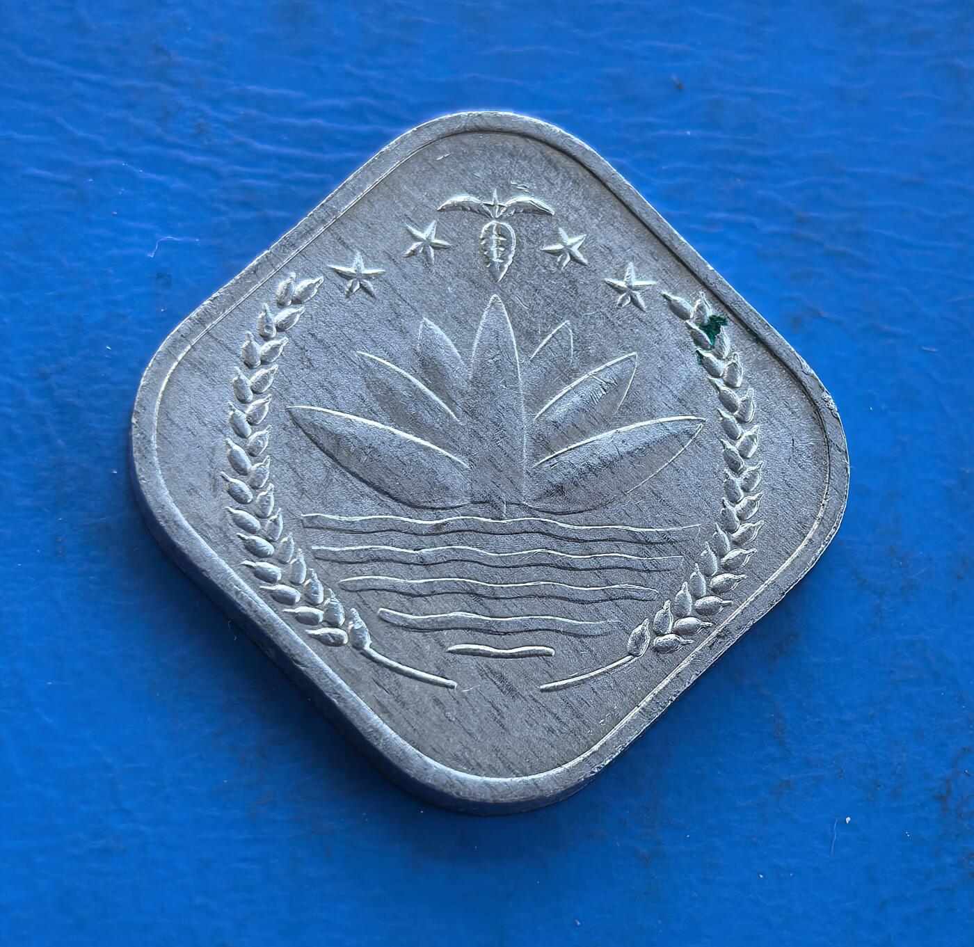 外国优质银币南亚香港苏联等专场，周六九点倒数截拍，满百包邮，持续收拍