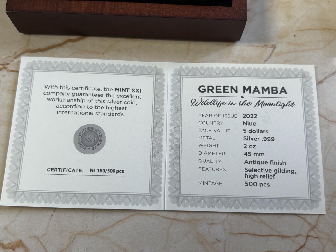 第188期拍卖 纽埃2022年月光下的动物系列5绿曼巴2盎司纪念银币，999银，发行500枚