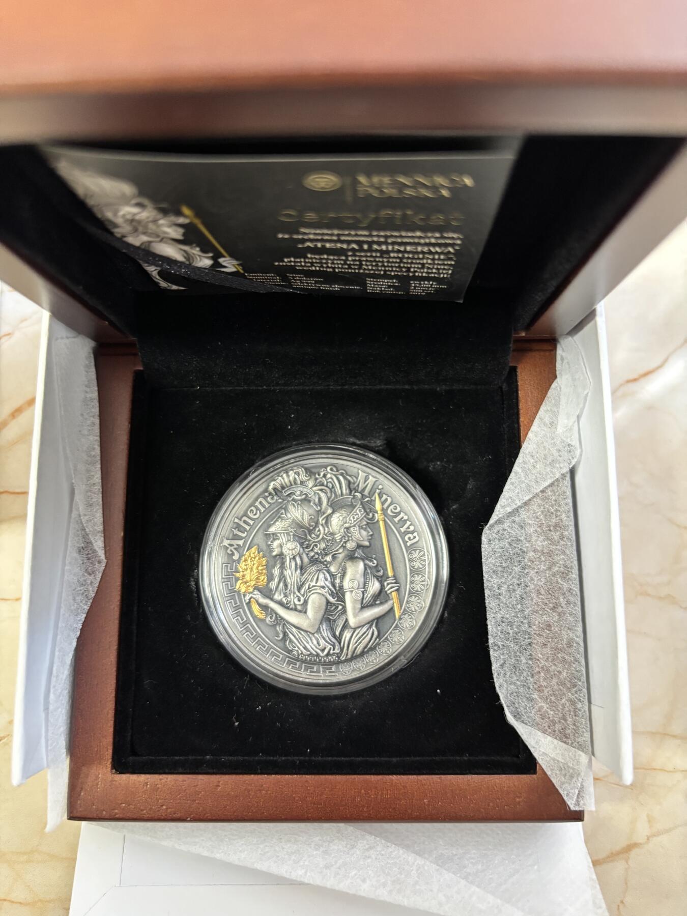 第188期拍卖 纽埃2019年胜利女神雅典娜高浮雕银币附带原盒证书，2盎司999银，发行500枚