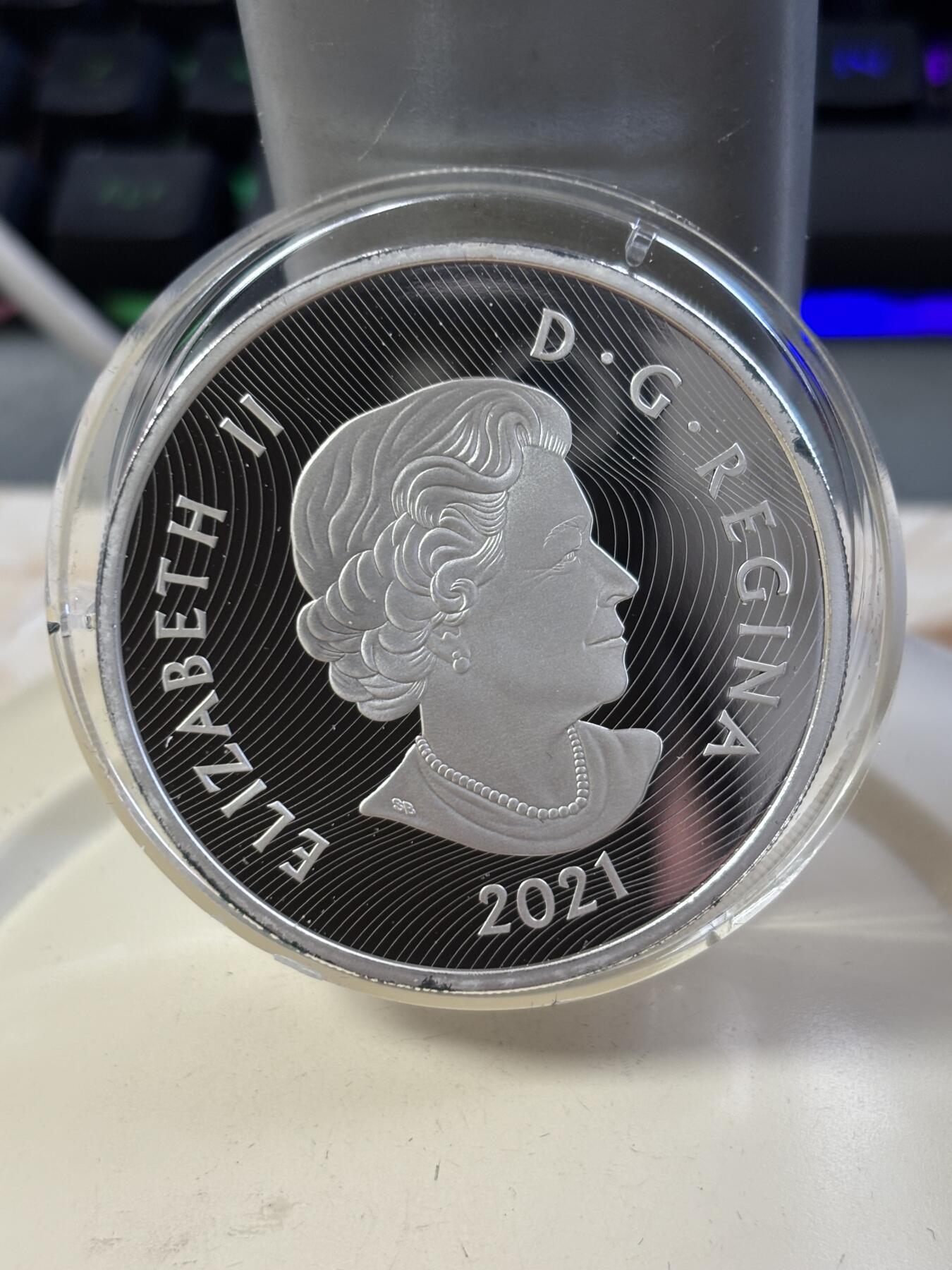 第188期拍卖 加拿大2021年落基山脉明珠路易斯湖潮高浮雕银币，9999银，82.3克，发行3000枚