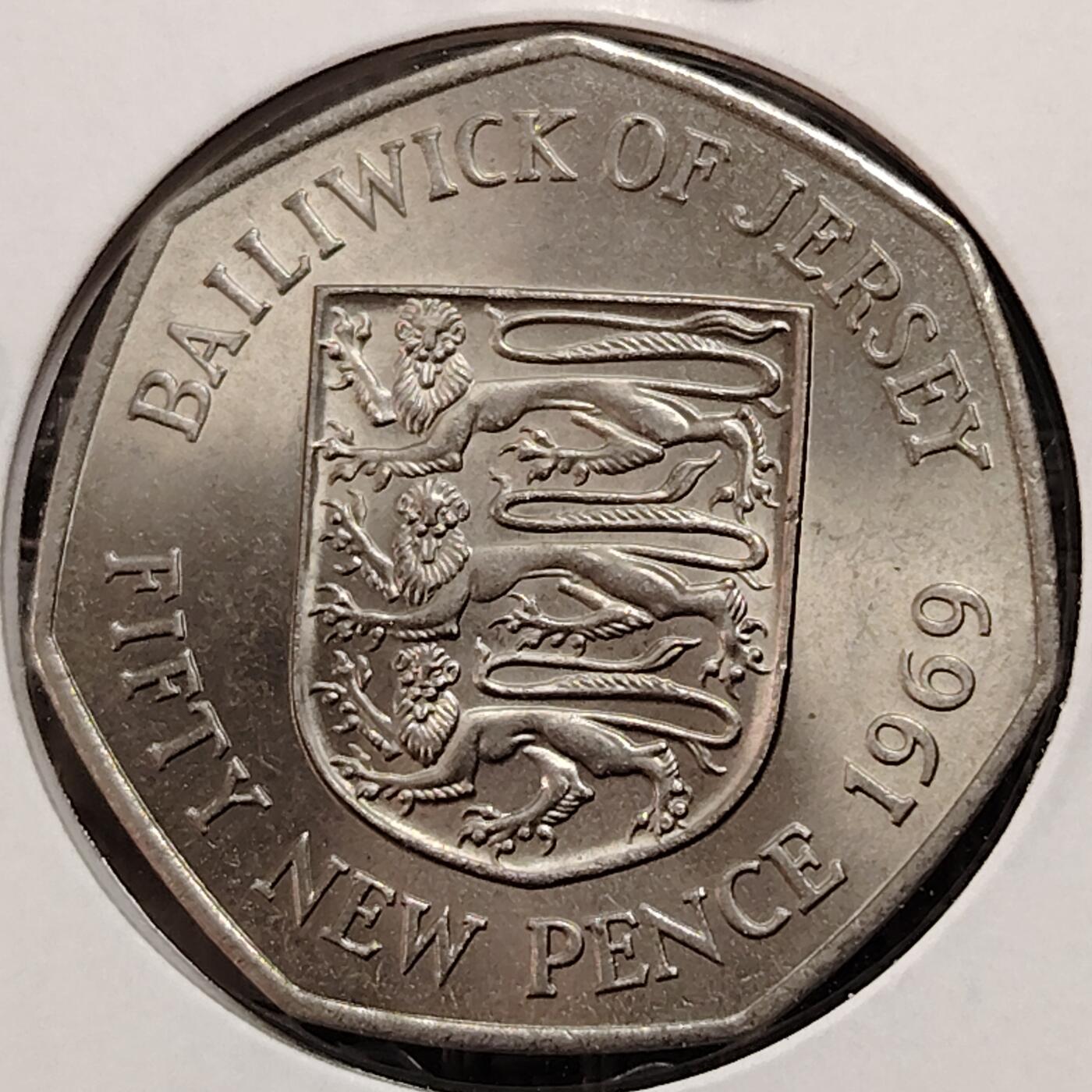 布加迪🐬～世界钱币(上海)🌾第 269 期 /  各国套币和散币 泽西岛 1969年 50便士 原光好品