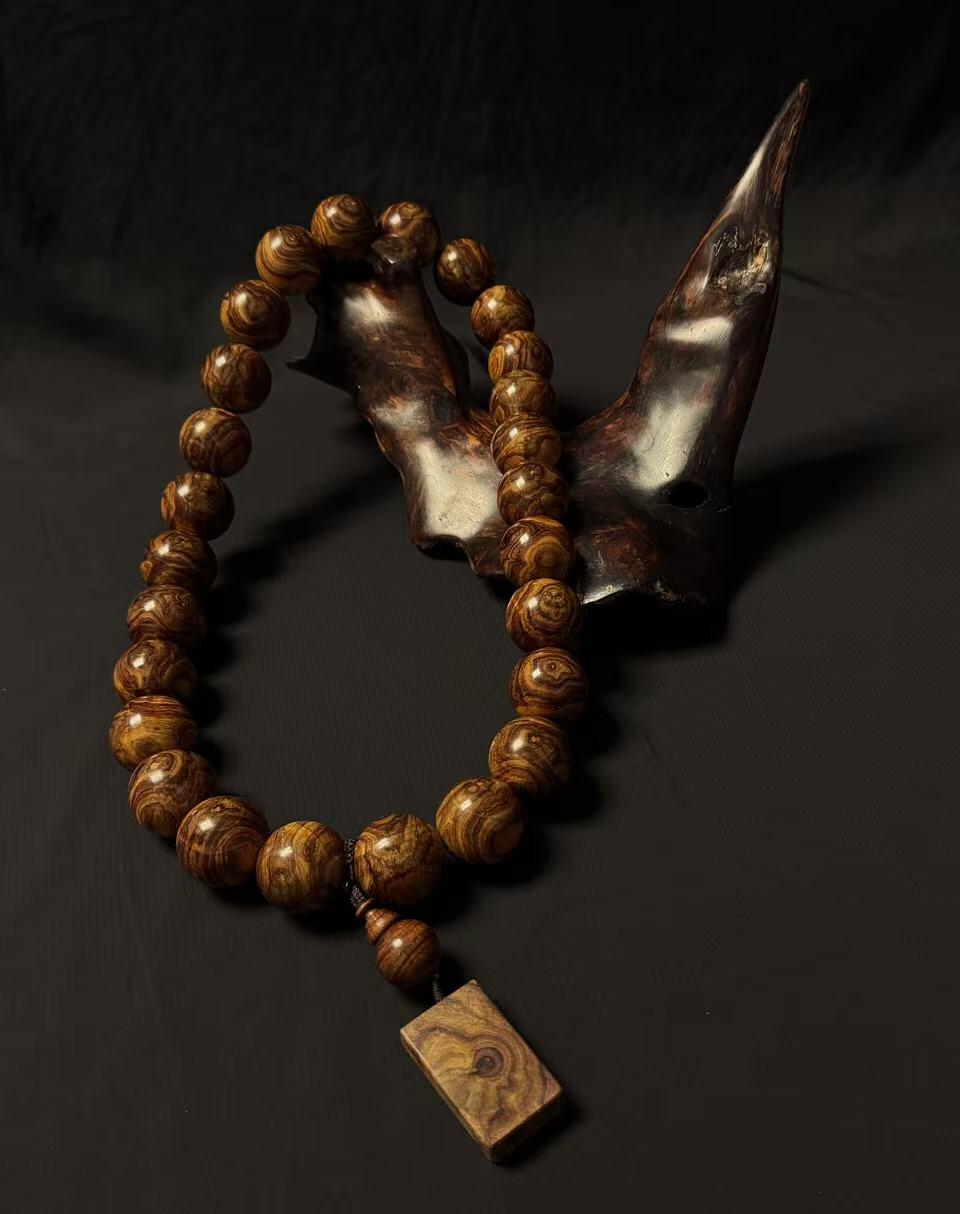 零元拍：土豪在哪里？海南黄花梨豪华大手持3.0/26粒大猪猪手持