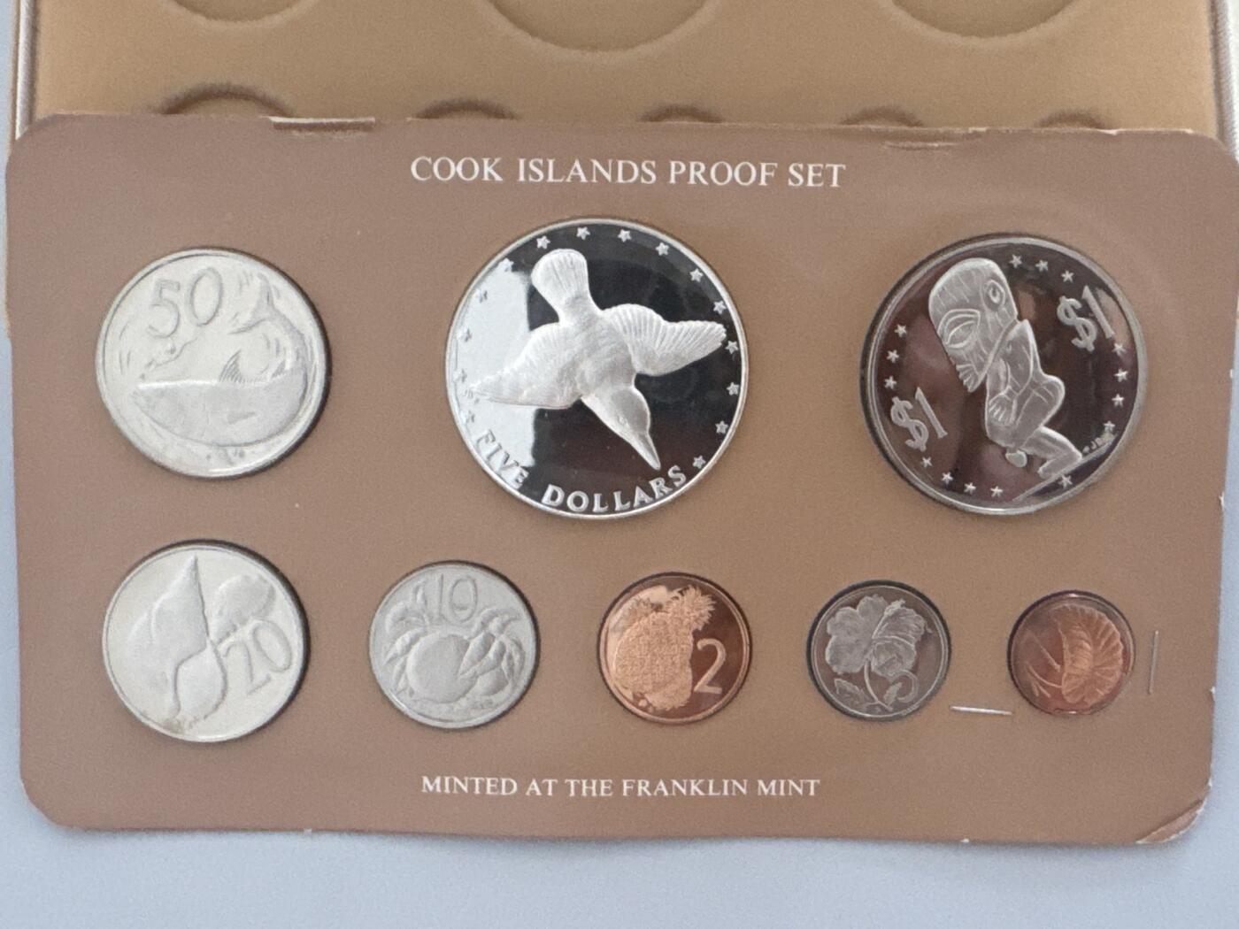 ❤️【币观天下】❤️ 第339期钱币拍卖- 2026.1.16周五晚上6点半场-长期征集拍品 库克群岛76年精制1套含一枚银币有氧化