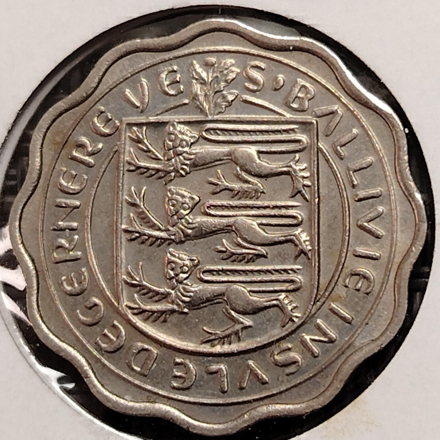 布加迪🐬～世界钱币(上海)🌾第 269 期 /  各国套币和散币 根西岛 1956年 3便士