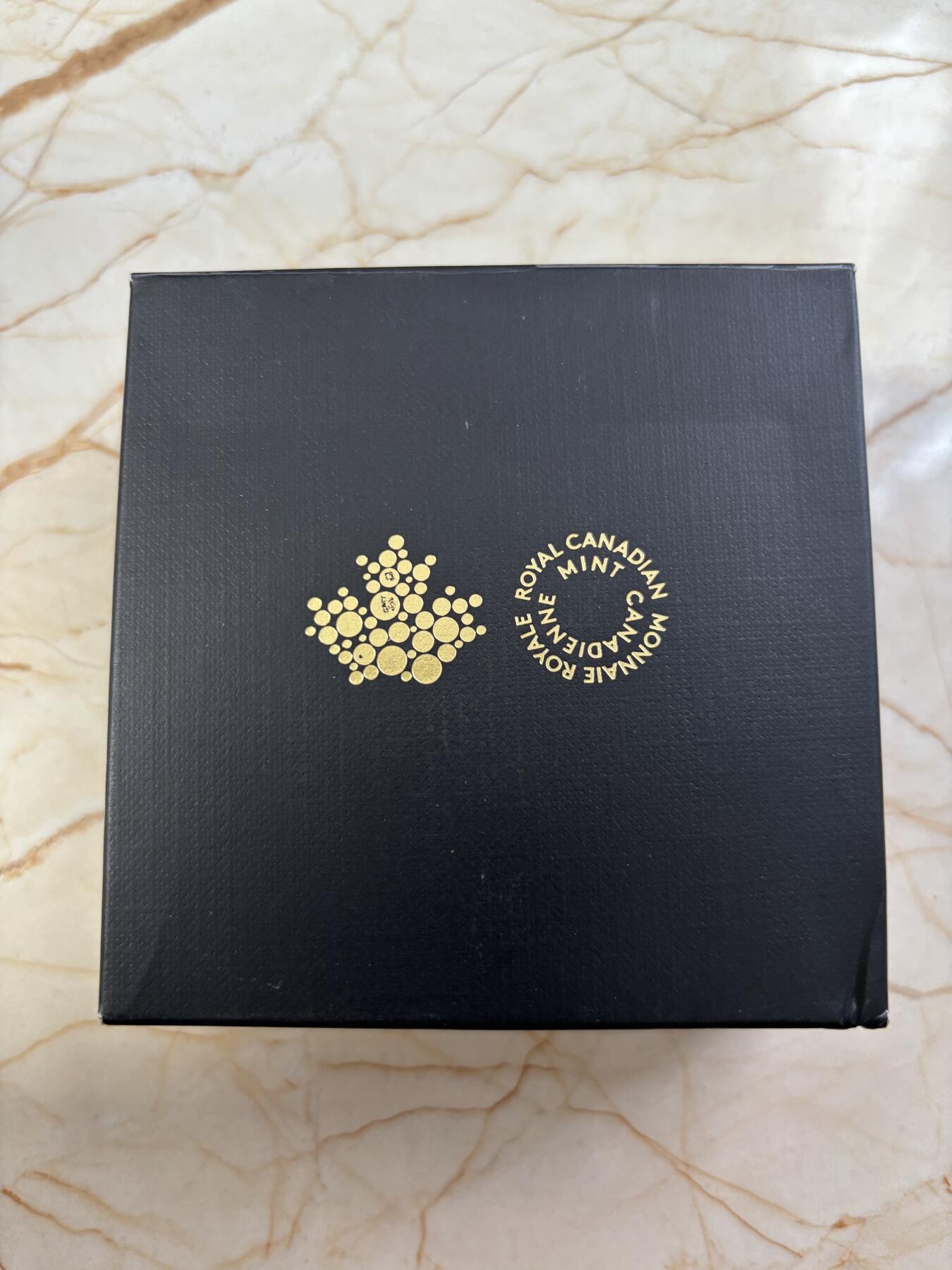 第188期拍卖 加拿大2021年落基山脉明珠路易斯湖潮高浮雕银币，9999银，82.3克，发行3000枚