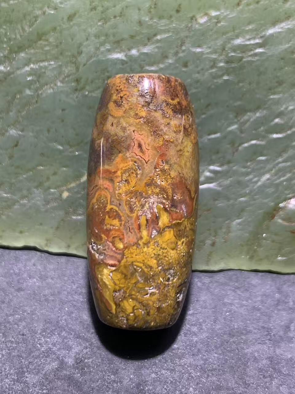 草花纹战国红玛瑙通货桶珠一颗！