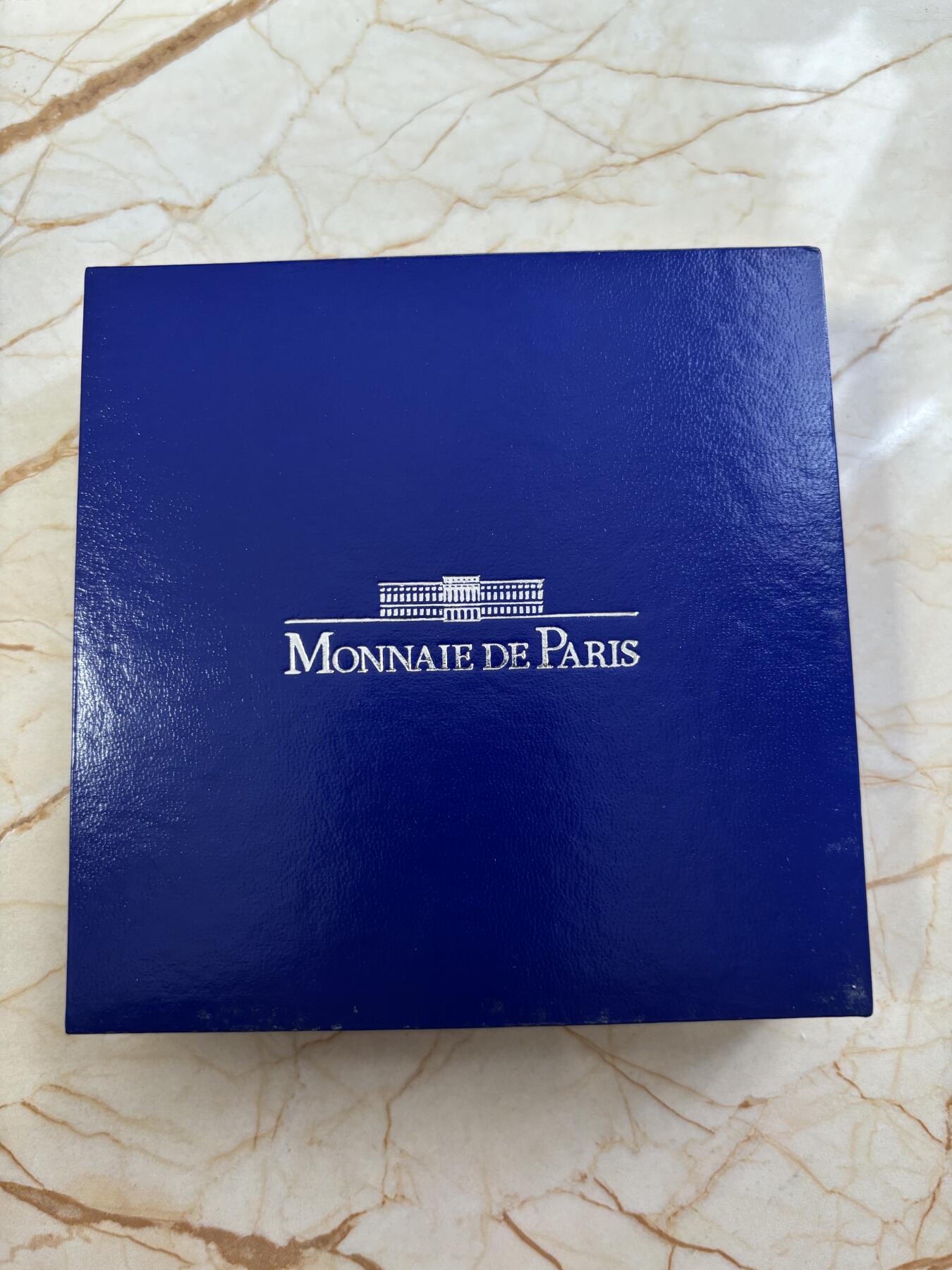 第188期拍卖 法国2009年世界文化遗产克里姆林宫5盎司加厚银币，950银，发行500枚，163.8克