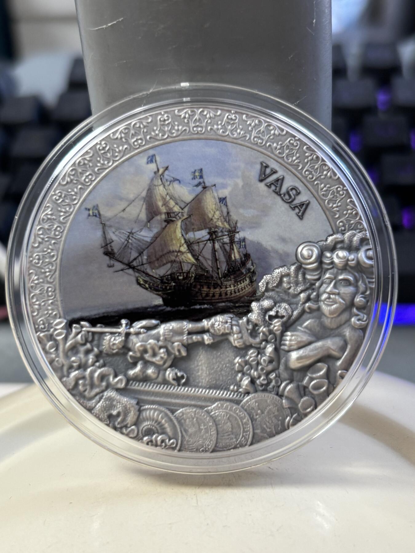 第188期拍卖 纽埃2021年沉船系列瓦萨号2盎司仿古彩色纪念银币，999银，发行500枚