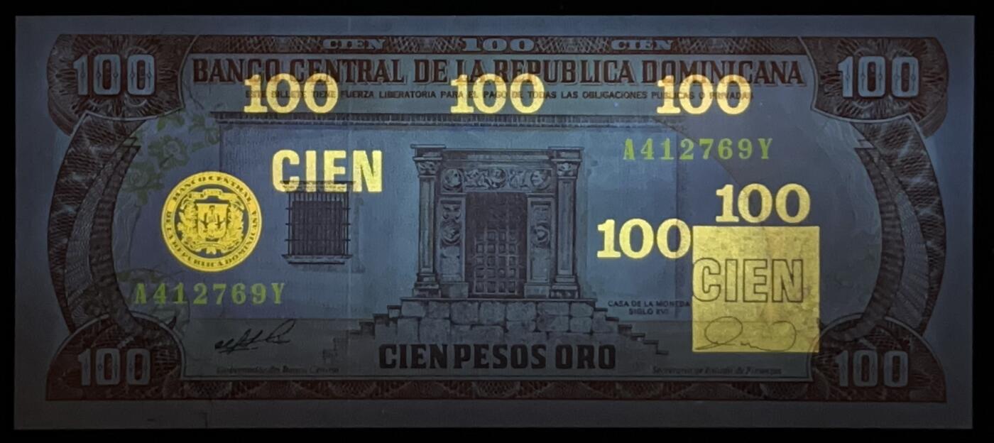 小福收藏拍卖第199期 裸钞场 本期有多张豹子号靓号 瑞士1000法郎 经典提香 毛里求斯首发年大全套 白俄罗斯5000000卢布 苏里南10000盾  爱沙尼亚  苏丹 西班牙 保加利亚 古巴等多国精美纸币 多米尼加 1990年 100比索 P-128 unc