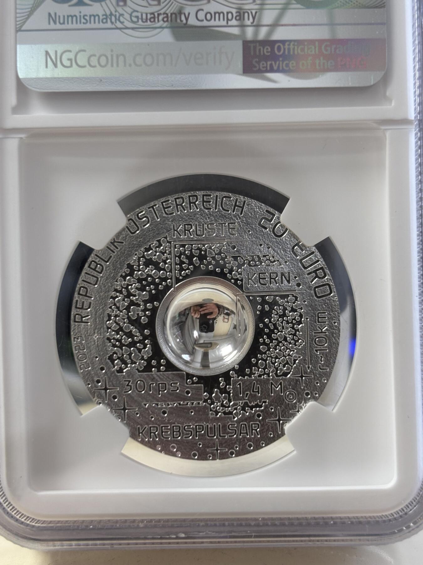 第188期拍卖 获奖奥地利2023年中子星异形彩色纪念银币NGC-PF70首无原盒证书，925银，22.42克，发行量30000枚，获克劳斯2024年度最佳银币大奖！