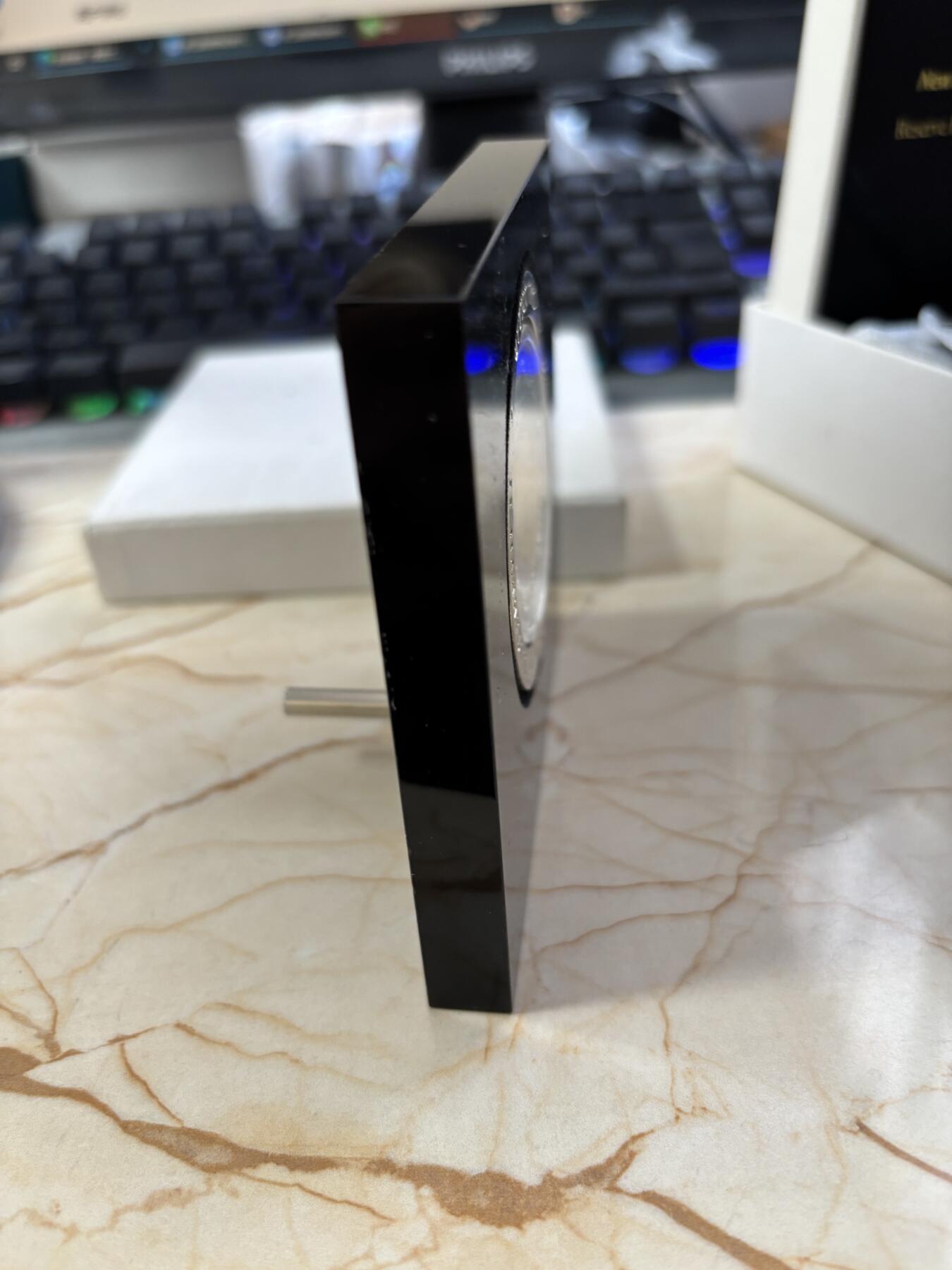 第188期拍卖 新西兰2015在位时间最长君主女王头像旋转镀金银币，999银镀金，发行2015枚