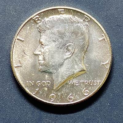 【全场包邮】纯粹捡漏拍494场 - 美国1966年肯尼迪半元银币【30.6毫米11.5克，纯银价约92元（按20元银价折算）】