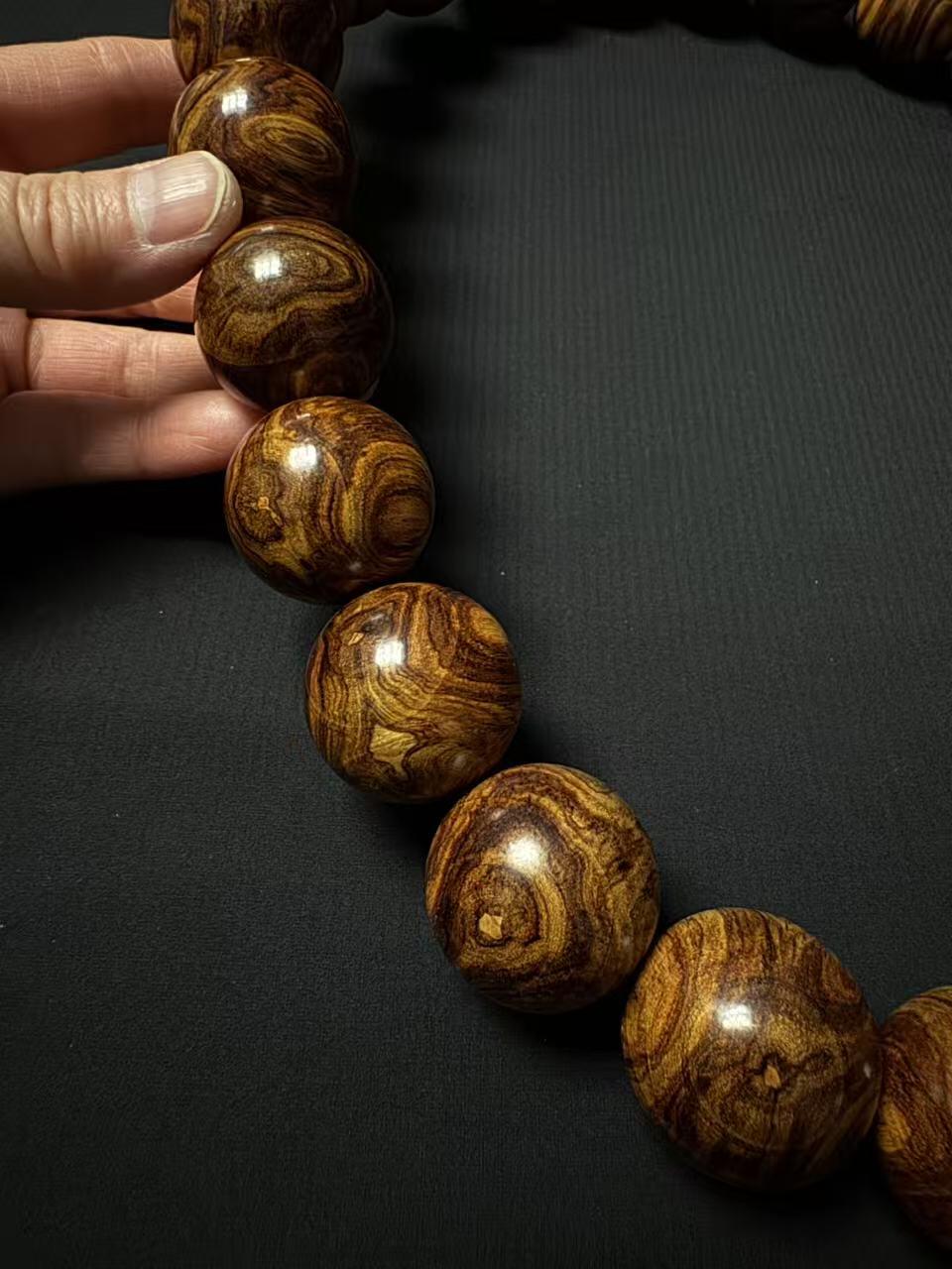 零元拍：土豪在哪里？海南黄花梨豪华大手持3.0/26粒大猪猪手持