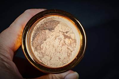 上海都达杂项专场七十三【全场包邮】 极细 老山檀香粉