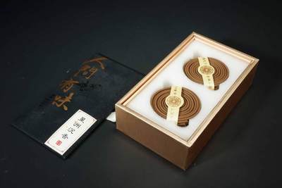 上海都达杂项专场七十三【全场包邮】 天然星洲沉香盘香一盒