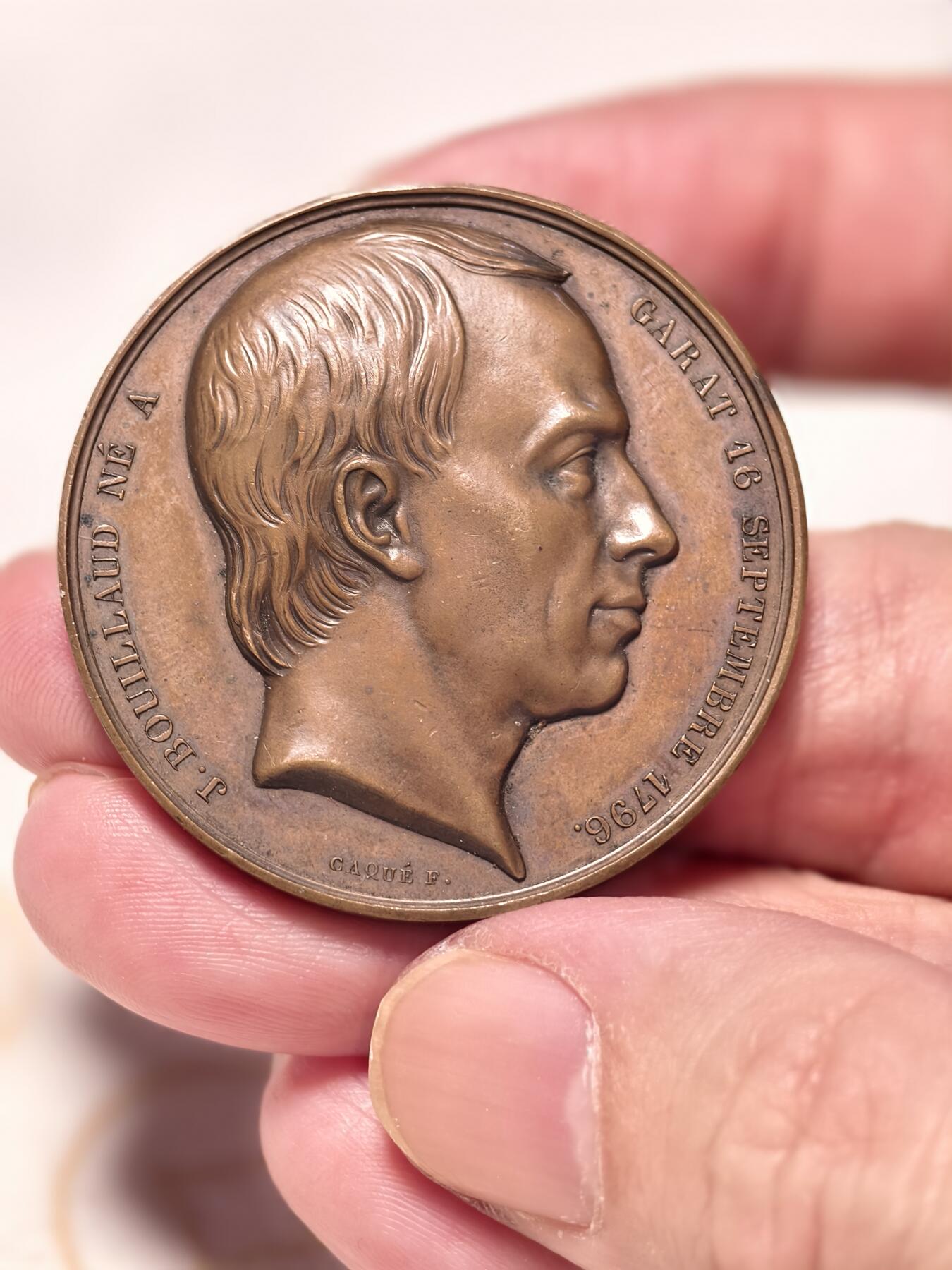 抚柳草堂-第八期章牌钱币 奖章勋章限时免佣 满百包邮 放漏专场 1838法国精确医学之父纪念铜章 高浮雕细节清晰 早期光边原铸 直径40.8mm 35g铜质 巧克力包浆状态非常好