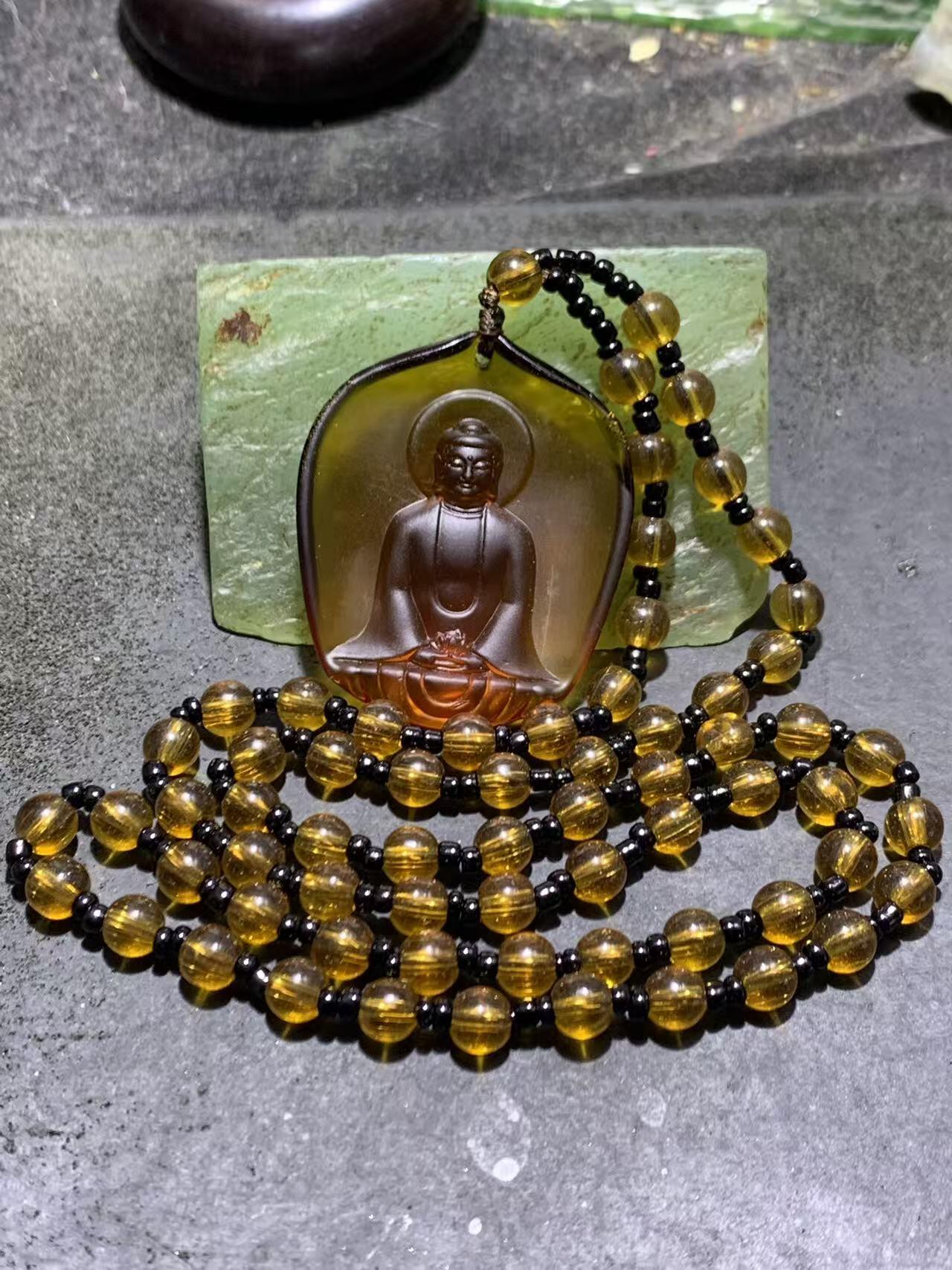 放福利！精美古法琥珀色琉璃如来佛祖吊坠一个！