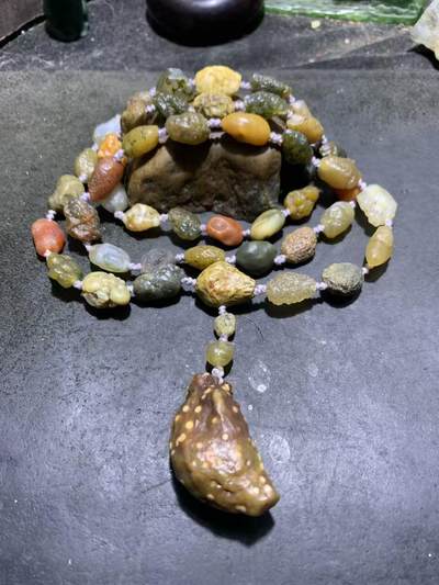 精美阿拉善多彩筋脉石玛瑙高玉化鱼籽纹吊坠项链一条， - 精美阿拉善多彩筋脉石玛瑙高玉化鱼籽纹吊坠项链一条，