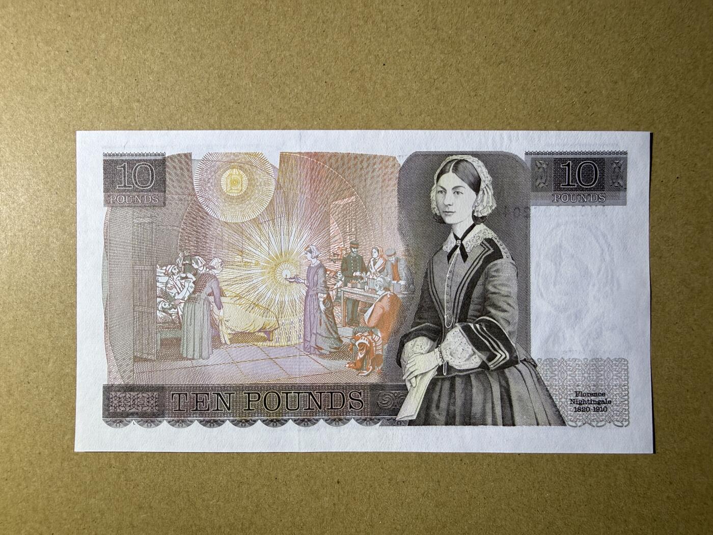 《艾美收藏》第229期-1.18周日外币荟萃 英格兰10镑 UNC D序列 女王