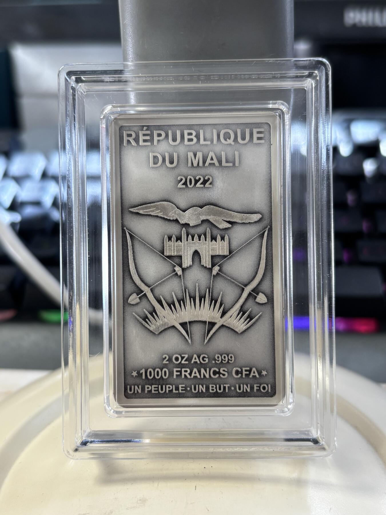 第188期拍卖 马里2022年埃及遗产埃及神Re镶宝石镀金2盎司纪念银币，2盎司，999银