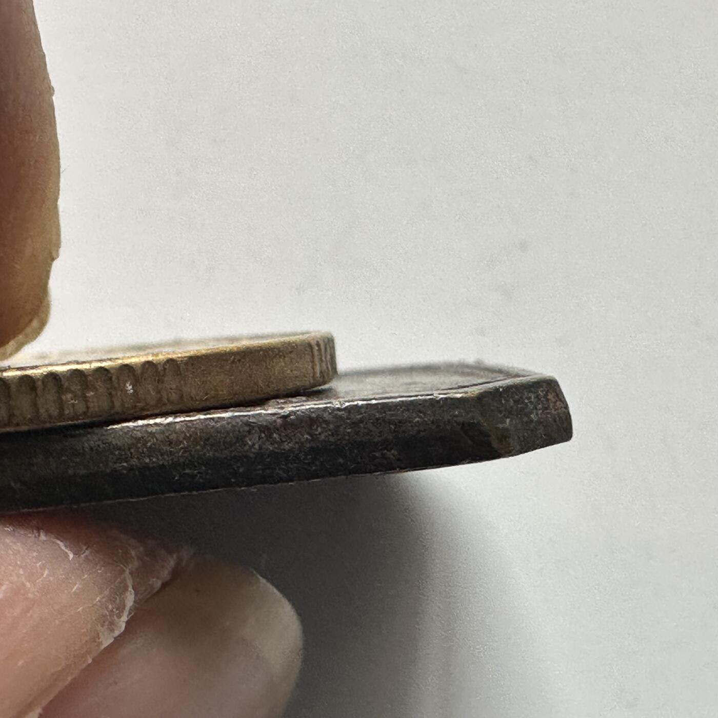 🌹外币初藏🌹🐯2026年第8场  每周二四六晚8️⃣点 接代拍 英国老式校准砝码 2打兰 约3.544克 带皇家标识