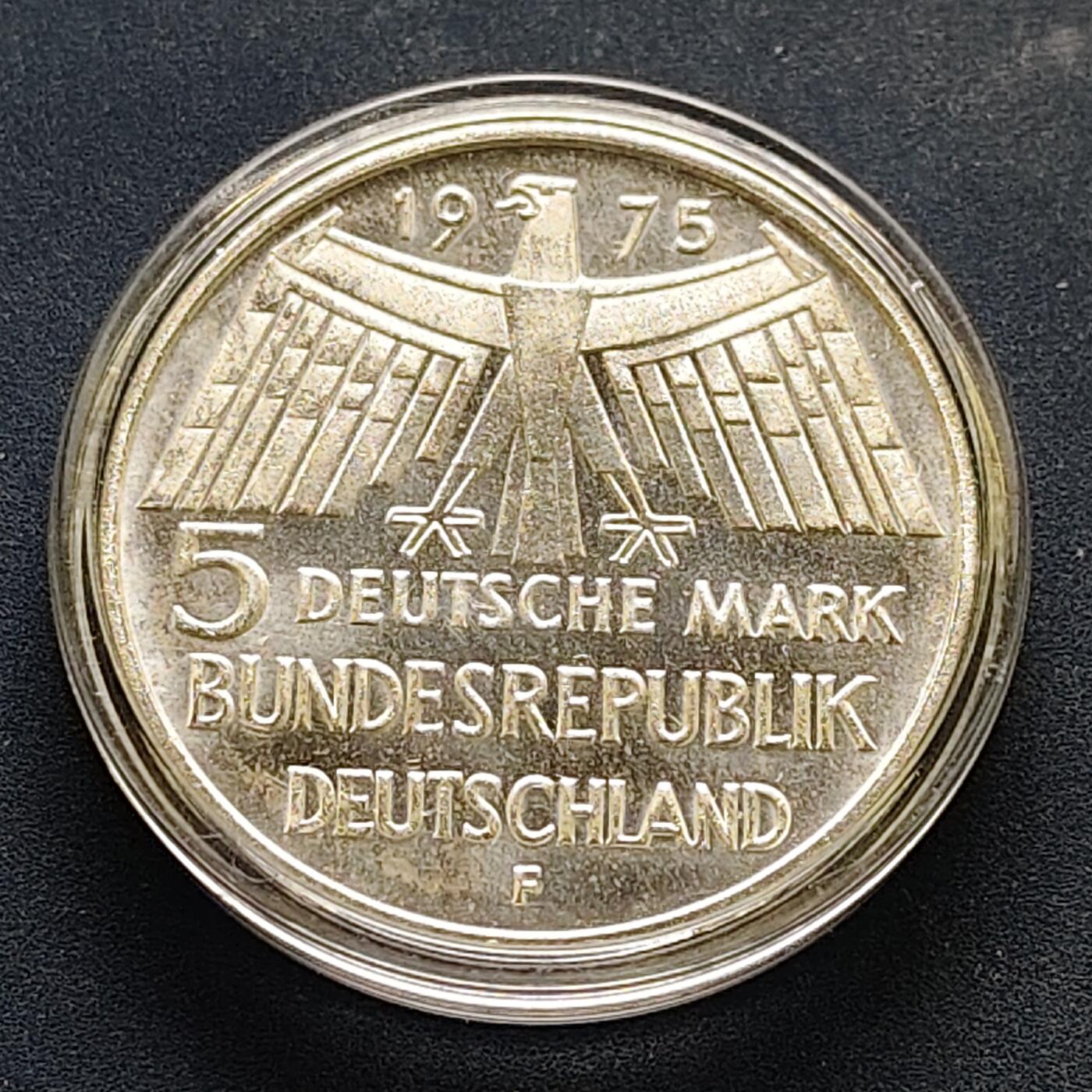 【全场包邮】纯粹捡漏拍494场 德国联邦德国1975年5马克欧洲古迹保护年纪念银币-带证书【29毫米11.2克，纯银价约140元（按20元银价折算）】