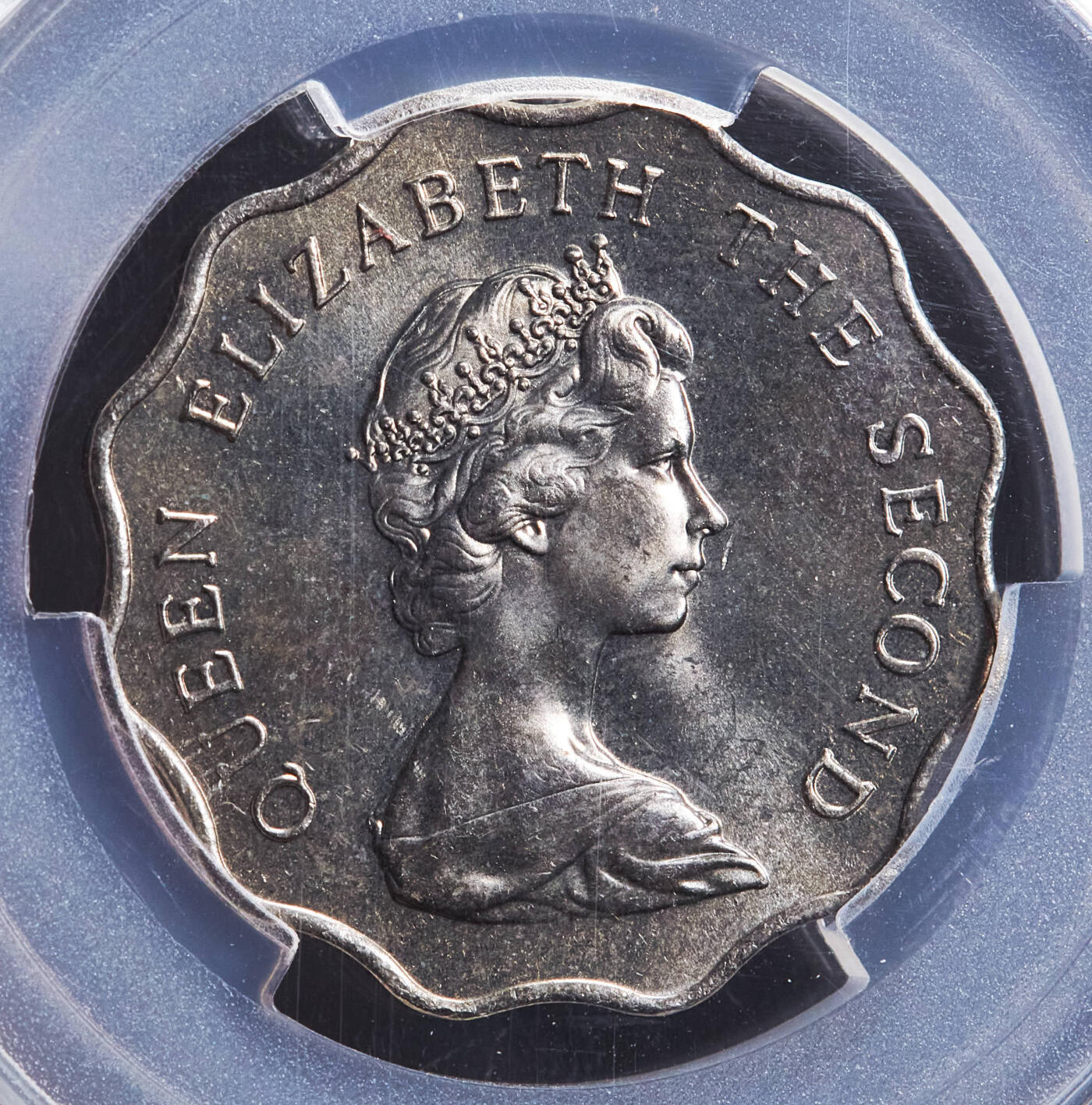 【俄甄集藏】“万象更新、马呈祥瑞”迎新春俄甄精品场-2026年(047)01-21 星期三 晚 19:30 全场包邮 英属香港1984年乔2元/1976年5元镍币，PCGS MS64/MS62，两枚一对