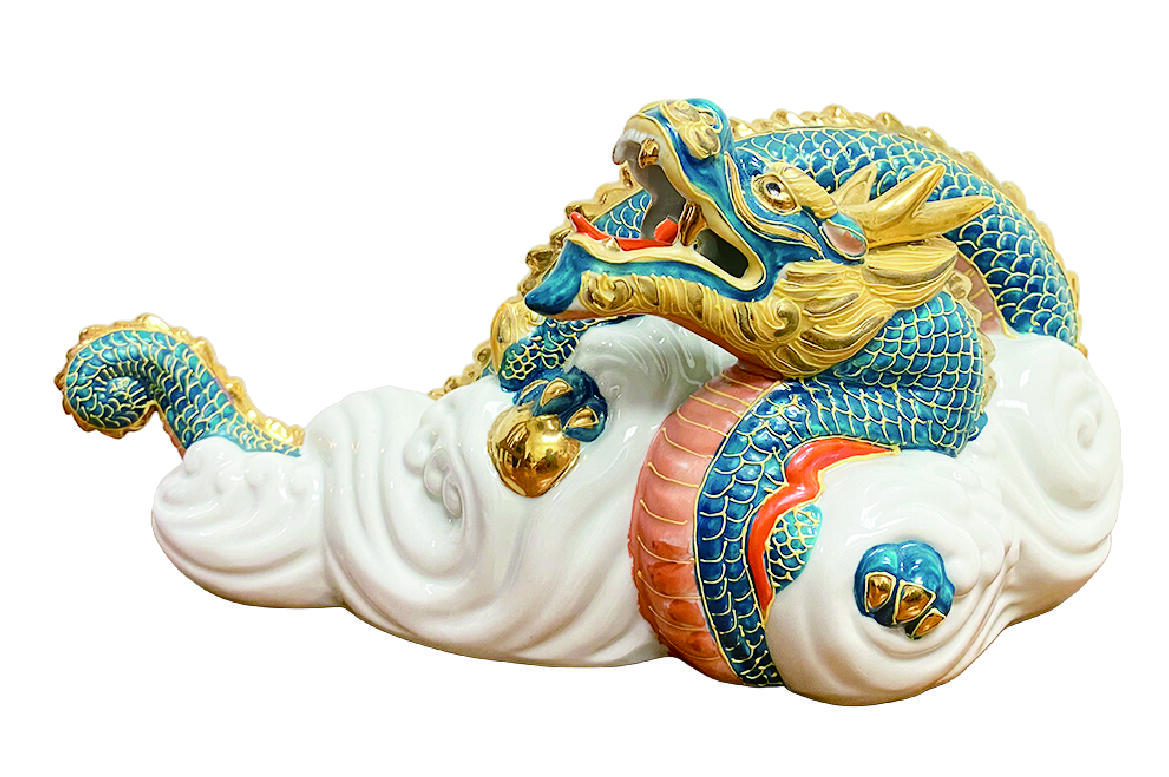 上海拍卖行2025年秋季古董珍玩拍卖会 日本九谷龙腾万里瓷塑摆件