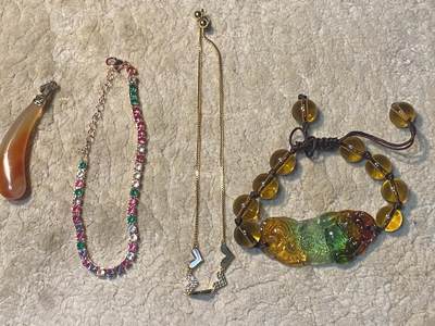 【旋风钱币】1月17日19:00准时开拍 精美欧洲币章、银币银章、第三帝国钱币等 全场包邮！ - 4条精美手串项链一起  如需细节图请联系