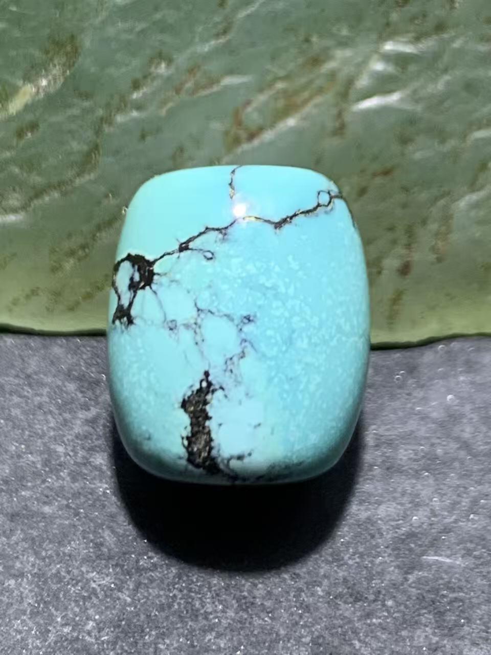 湖北十堰高瓷天空蓝网花松石桶珠一颗，