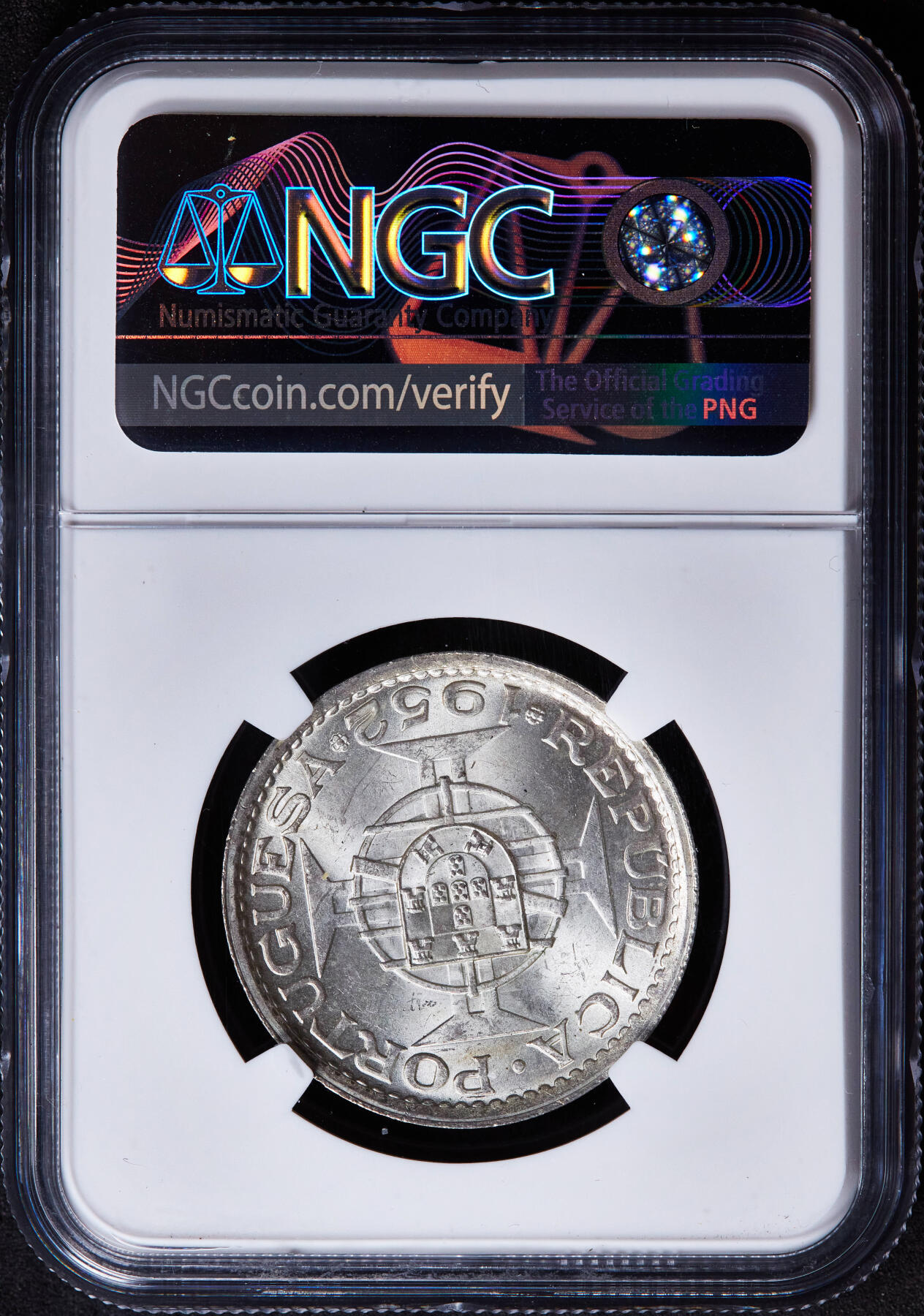 【俄甄集藏】“万象更新、马呈祥瑞”迎新春俄甄精品场-2026年(047)01-21 星期三 晚 19:30 全场包邮 葡属澳门1952年5元银币，NGC MS64，转光品相，经典品种