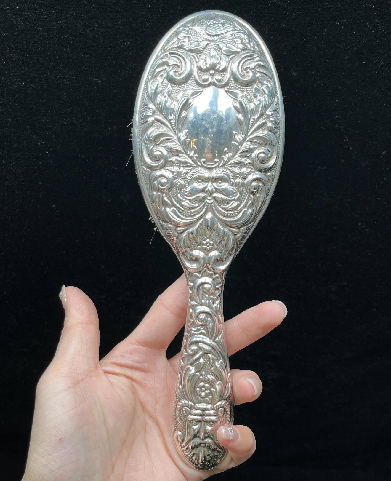 回流银器杂项 250克欧洲风格20世纪左右银刷一组，点测表面局部含银量92%左右