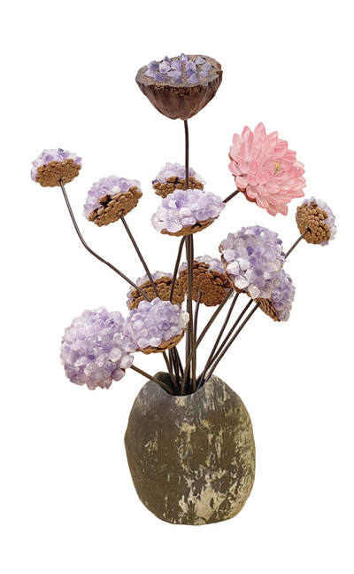 上海拍卖行2025年秋季古董珍玩拍卖会 - 天然紫水晶莲花盆景摆件(粉色花为琉璃)