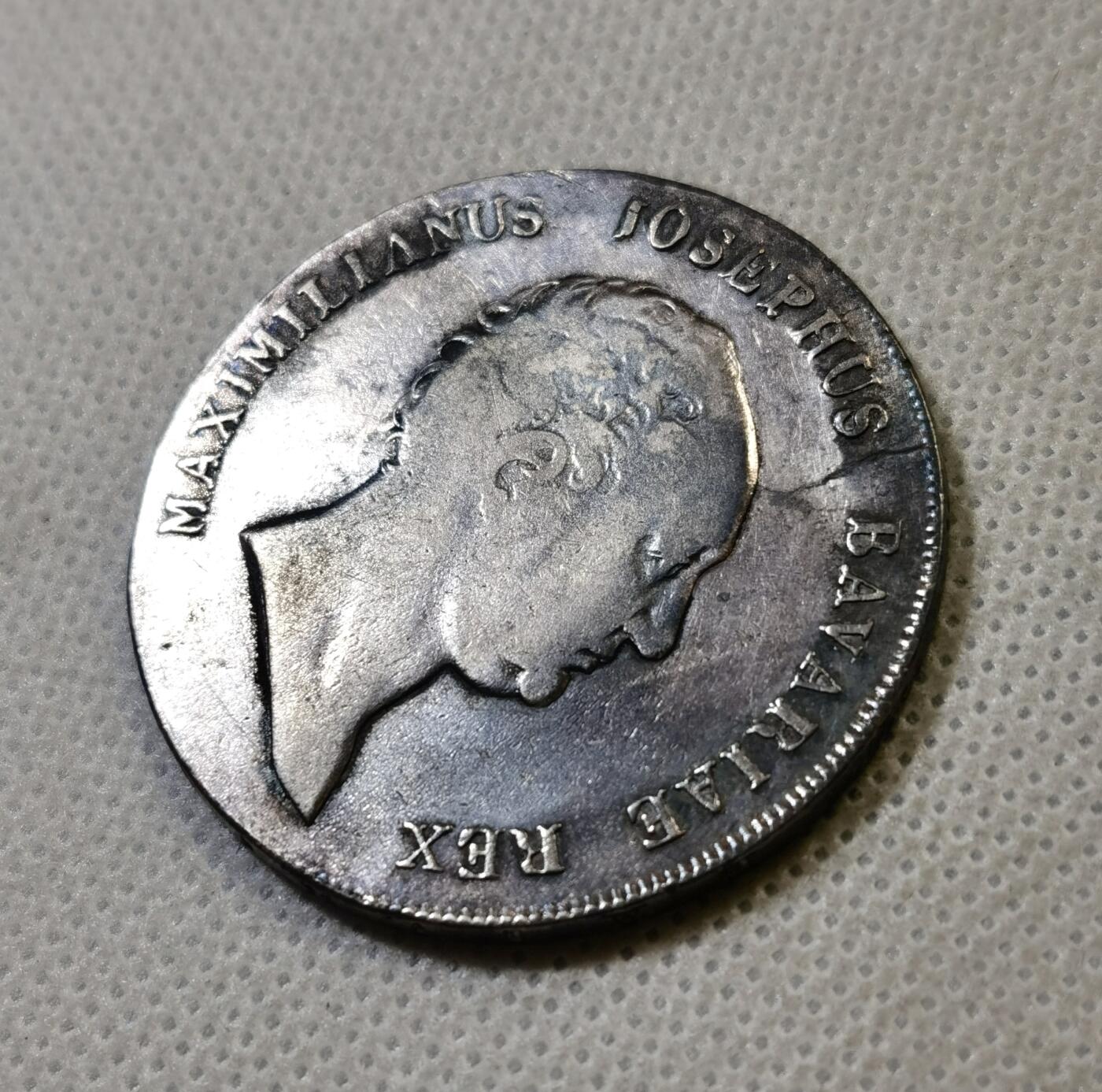 甄臻铺-世界币章拍卖（第48期）精品场拍品征集中，送拍享返佣金等优惠多多 近代.德国.Germany	德国巴伐利亚1泰勒1810年剑和权杖 边有伤 29.3克